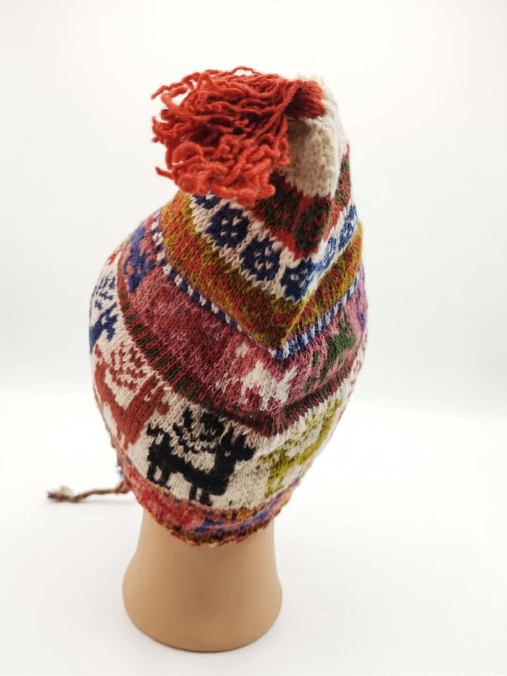 Andean Sheep's Wool Chullo Hat – Traditional Llama Design – Warm Winter Hat